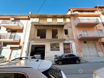 Casa indipendente a Partinico, Via Libertà