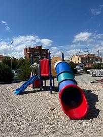 Scivolo esterno gioco per bambini