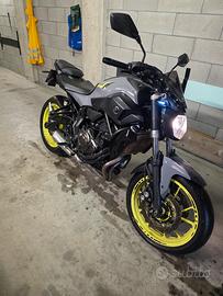 YAMAHA MT-07