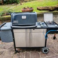 Barbecue Weber con fornello
