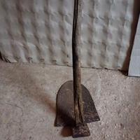 antica zappa secolare a Turi