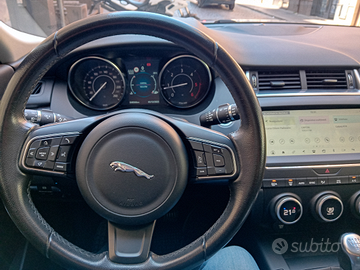 Auto jaguar e-pace