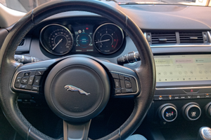 Auto jaguar e-pace