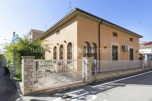 CASA INDIPENDENTE A TORTORETO