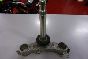 Piastra di sterzo inferiore SUZUKI GSXR 600 K1 K3