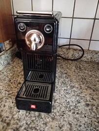 macchina caffè Illy x caps