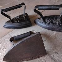 Ferri da stiro on ghisa 