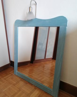 Arredo bagno: specchiera, armadietto ed accessori