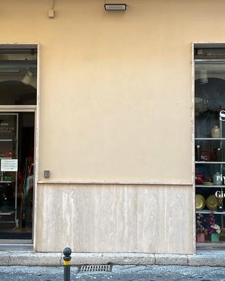 Locale Commerciale 200mq (esp.300mq) Capua Centro