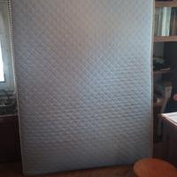 Materasso matrimoniale in omaggio 