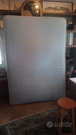 Materasso matrimoniale in omaggio 