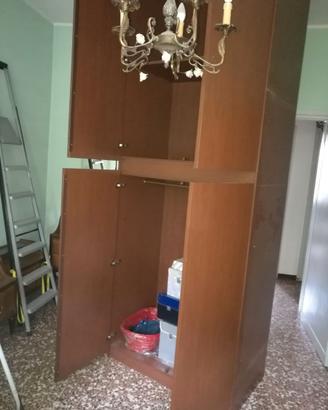 Armadio color noce scuro componibile