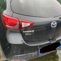 PORTA FARO PARAURTI MAZDA 2