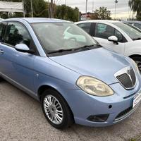 Lancia Ypsilon 1.3 MJT 75 CV Oro