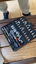 Set di chivi a bussola e chricchetto