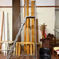 Scala in ferro con scale e ruote