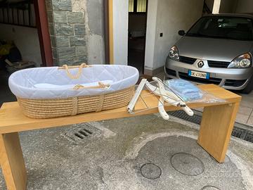 Cesta di vimini per neonati