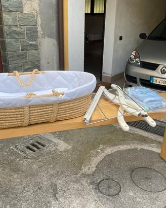 Cesta di vimini per neonati