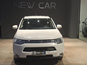 MITSUBISHI Outlander 2.2 DI-D 2WD Intense