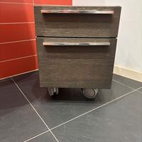 Comodino 2 cassetti con ruote – effetto legno