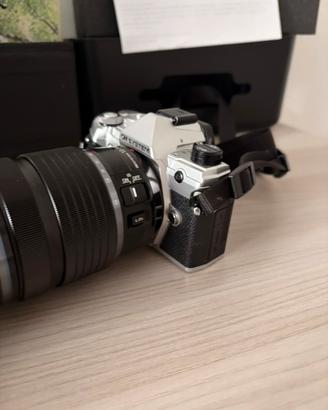 Om-5 olympus come nuova