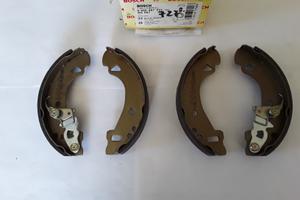 Serie ganasce freno post Fiat Uno '93