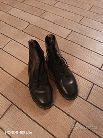 anfibi dr. Martens 