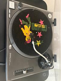 Giradischi e registratore a nastro REVOX