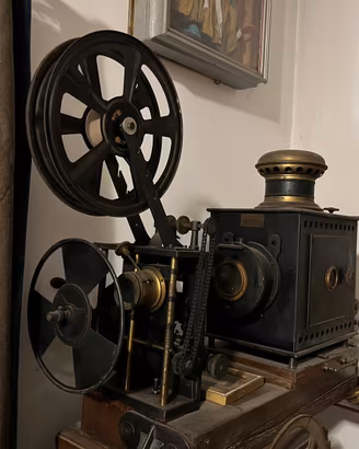 Antico proiettore anni 1900 Parhe’ Freres