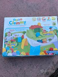 Tavolo clemmy e costruzioni morbide varie