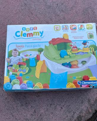 Tavolo clemmy e costruzioni morbide varie
