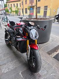 MV AGUSTA BRUTALE 1000RR