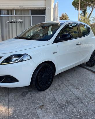 Lancia Ypsilon 1.0 FireFly 5 porte S&S Hybrid Ecoc