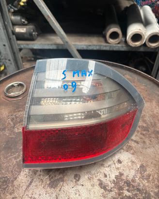 FARO POSTERIORE DESTRO FORD S MAX ANNO:2008