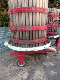 Cesta per torchio idraulico