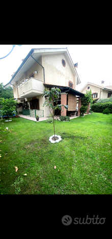 Villa con giardino