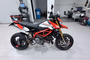 Dicati Hypermotard 950 sp