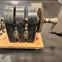 Generatore elettrico a manovella