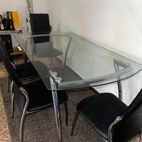 Tavolo da pranzo con  4 sedie