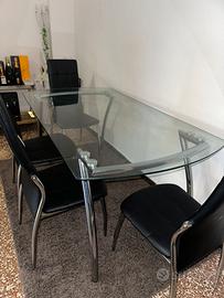 Tavolo da pranzo con  4 sedie
