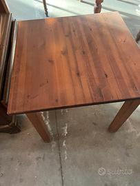 Tavolo quadrato legno