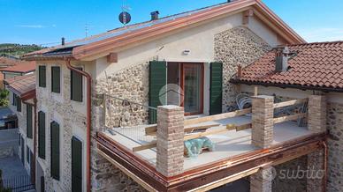 4 LOCALI A BARDOLINO