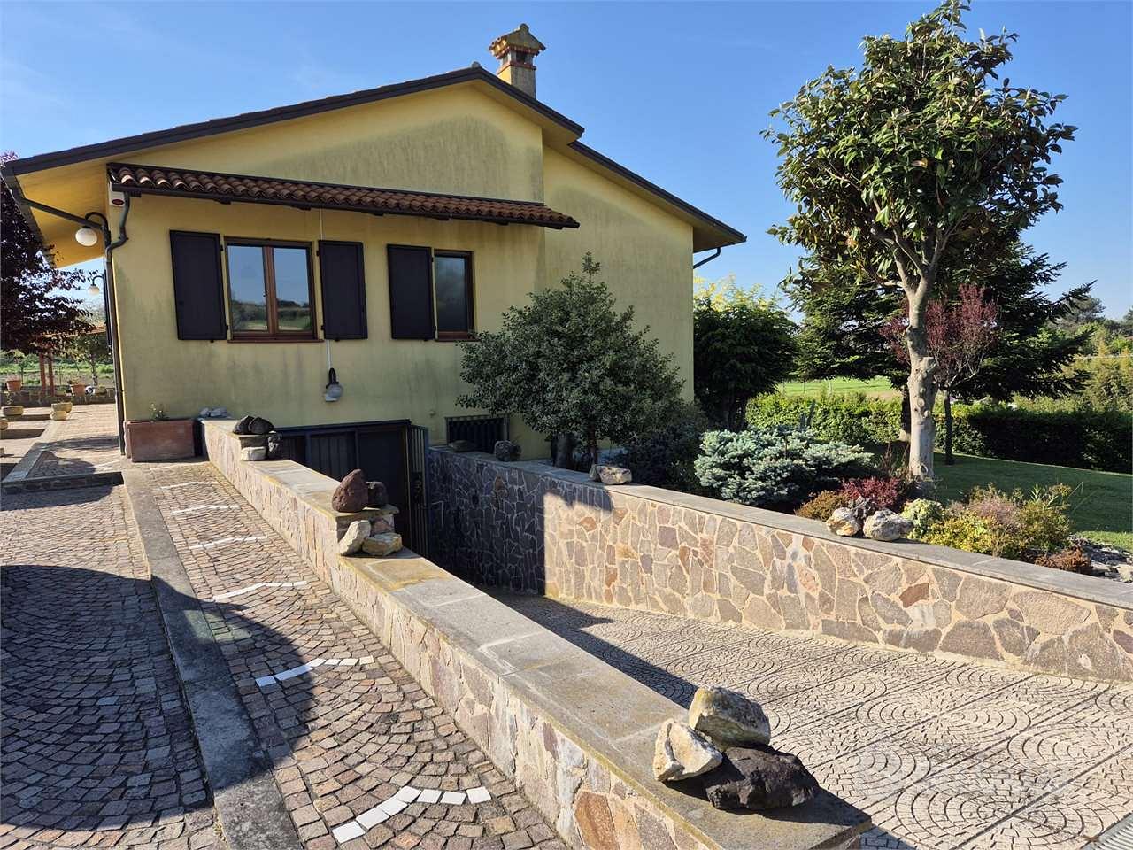 Ancona, vendita porzione villa bifamiliare