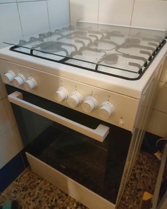 Cucina a gas con forno BEKO