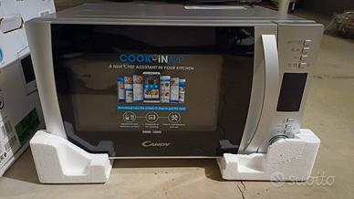 Forno Microonde Candy con funzioni Smart 