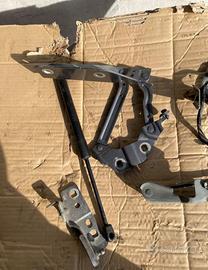 cerniere cofano, pistoncini Land Rover Discovery s