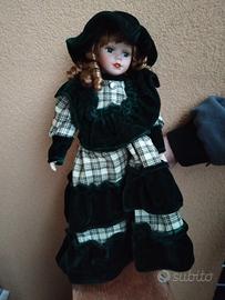 bambola da collezione in porcellana vintage 
