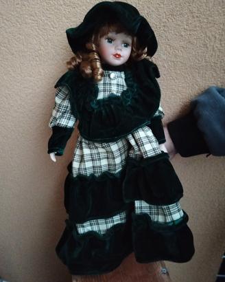 bambola da collezione in porcellana vintage 