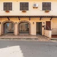 Ampio locale piano terra