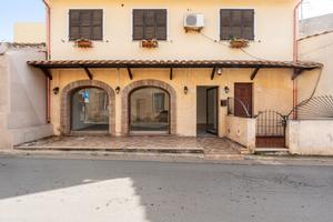 Ampio locale piano terra